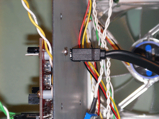 E-SATA̍